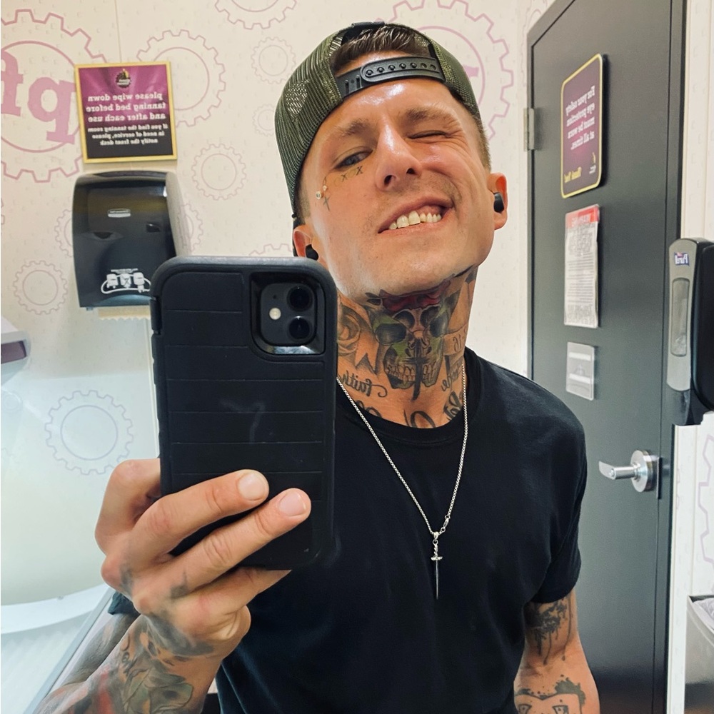 Meet your Posher, Blake